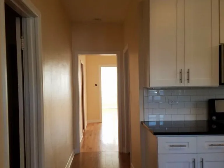 2647 N Harding Ave #1 — Photo 7
