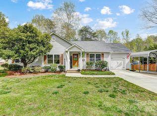 1297 Creekview Dr, Gastonia, NC 28052