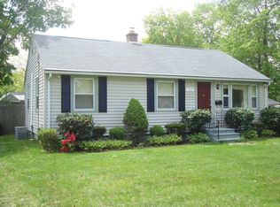 243 W Shore Rd, Warwick, RI 02889