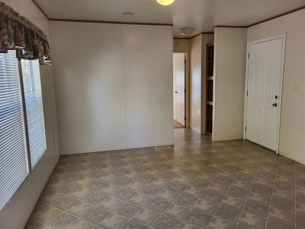 2 bed, 2.0 bath, 784 sqft, $1,248 — Photo 4