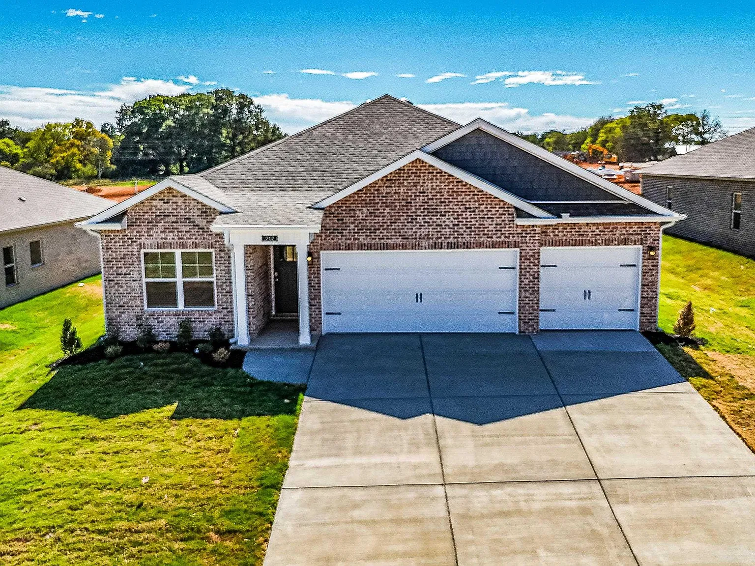 4 bed, 3.0 bath, 2020 sqft, $2,149 — Photo 1