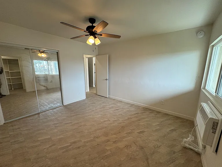 927 S Westmoreland Ave — Photo 16