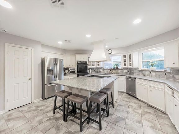 5th image of 2122 Glen Knoll Drive