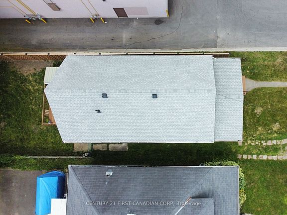 5th image of 827 Quebec St