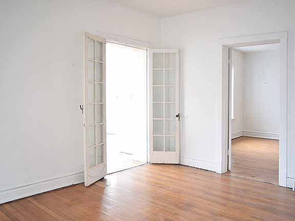 3rd image of 721 E Armour Blvd APT 2S