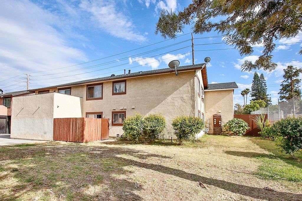 2516 South Baker Street, Santa Ana, CA 92707