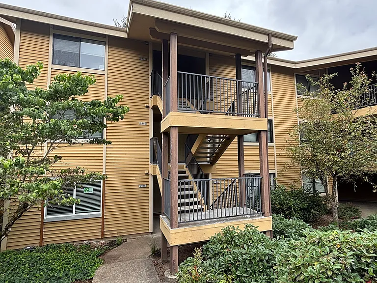 9950 SE Talbert St #3 — Photo 1