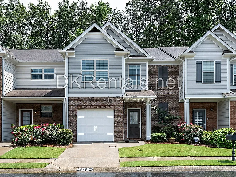 345 Franklin Ln — Photo 1