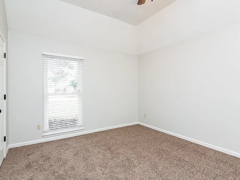 8679 Old Post Rd — Photo 10