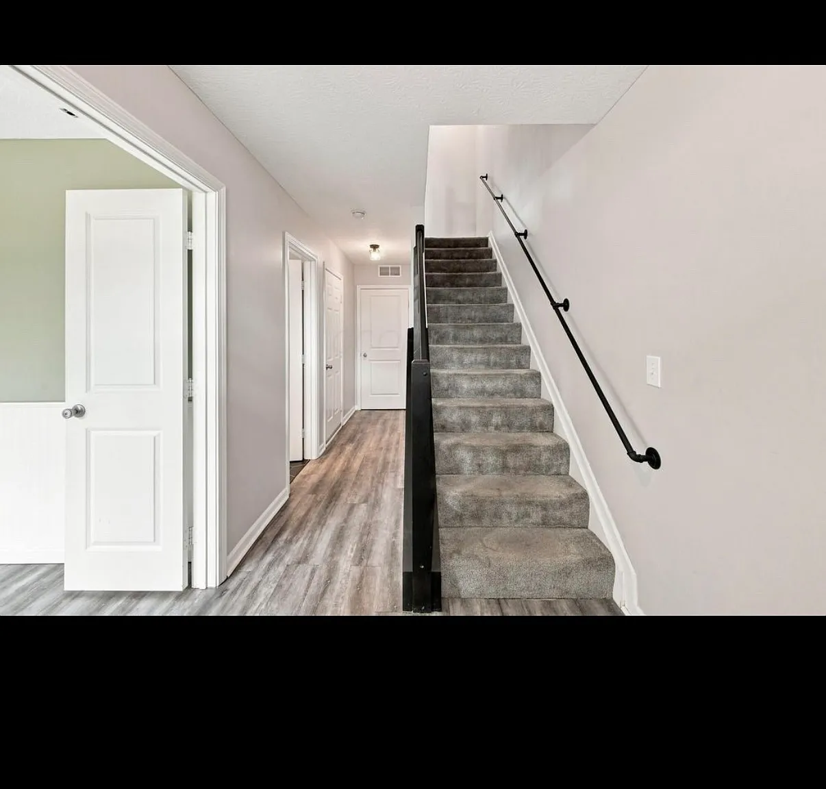 2 bed, 1638 sqft, $2,200 — Photo 2