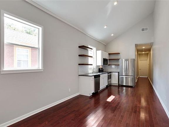 2nd image of 2534-2536 Lavender St