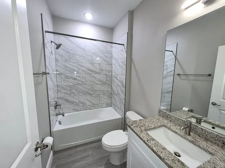 642 Desmoines Ct — Photo 12