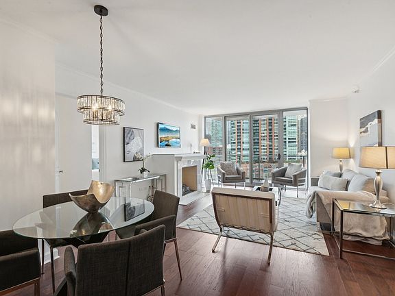 4th image of 420 E Waterside Dr Unit 508