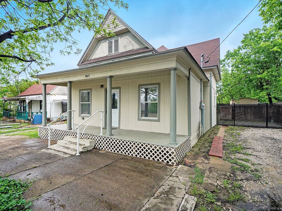 1st image of 805 NE 1st St