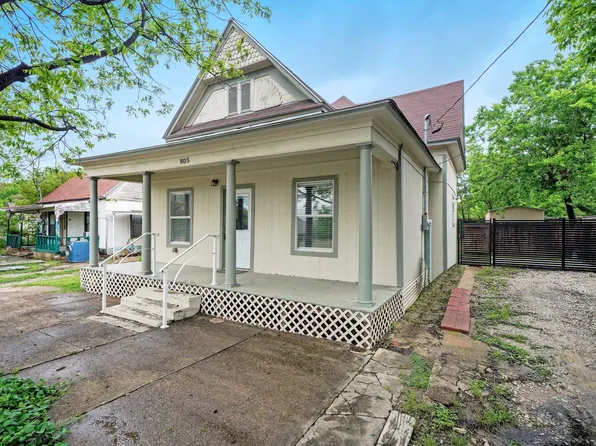 805 NE 1st St, Mineral Wells, TX 76067