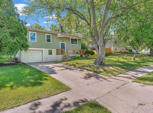 3208 SW Crest Dr, Topeka, KS 66614