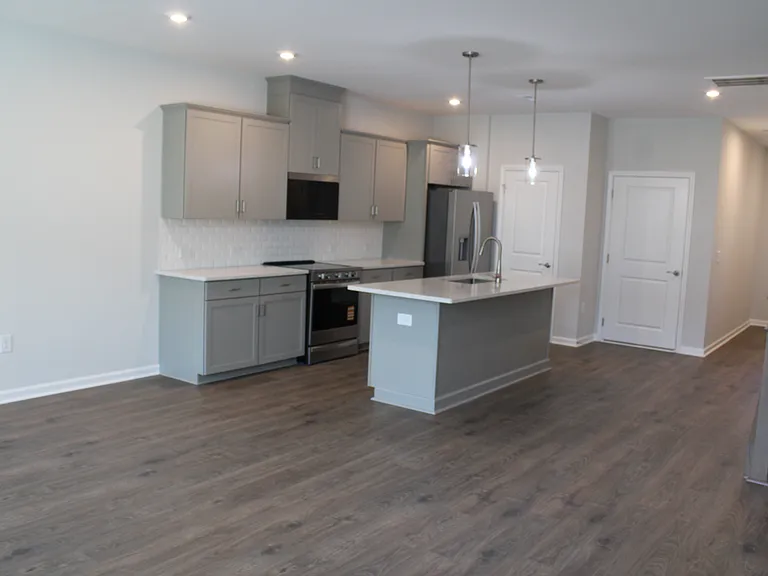1369 Bessie Ct — Photo 5