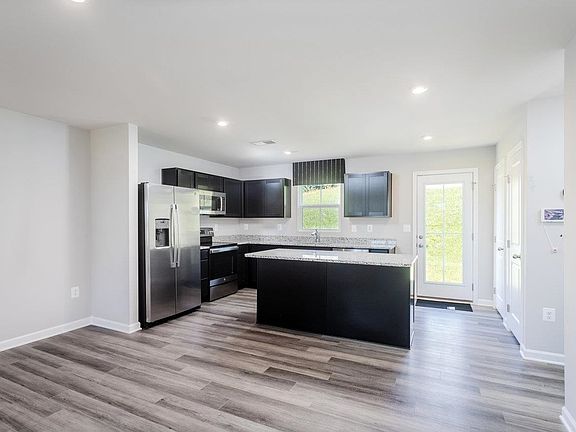 5th image of 2055 Tailor Dr