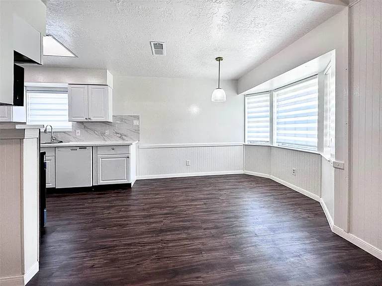 9270 Theysen Dr — Photo 9