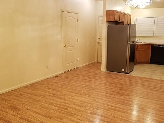 3rd image of 877 E 20th Street Dr