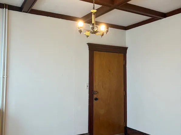 327 Faneuil St APT 1A, Brighton, MA 02135