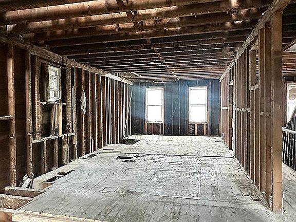 5th image of 262 Fairmount Ave