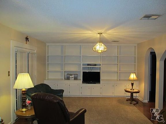 3rd image of 305 Tournament Blvd