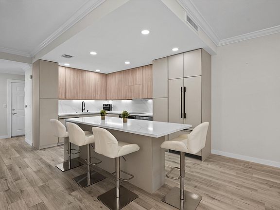 5th image of 11765 St Andrews Place #106