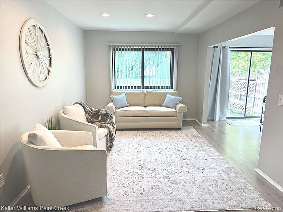 4th image of 37275 Glenbrook Dr #4