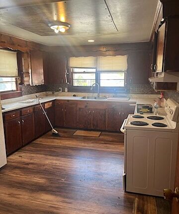 5th image of 103 Kay St