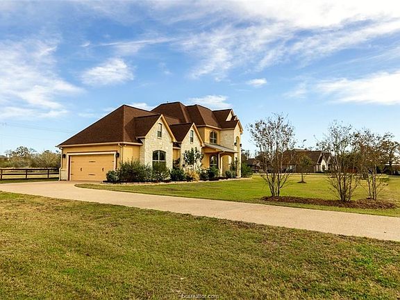 2nd image of 17515 Lariat Ln