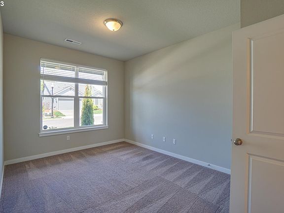 3rd image of 1009 NE 13th St