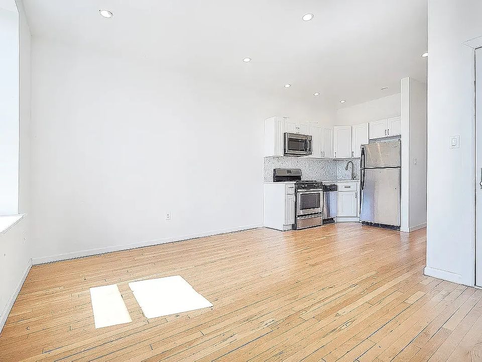 1st image of 623 Halsey St APT 3