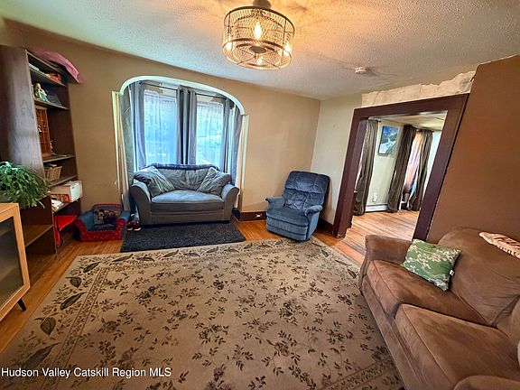 5th image of 317 Chestnut Street