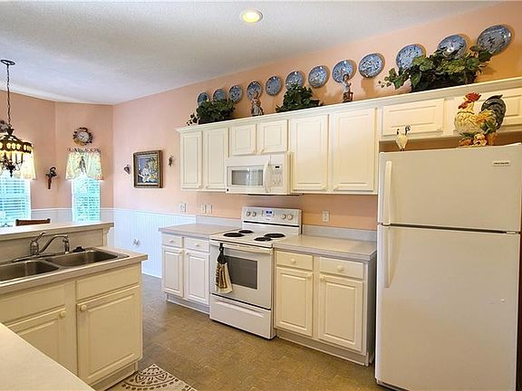 2nd image of 3041 Dunmore Dr