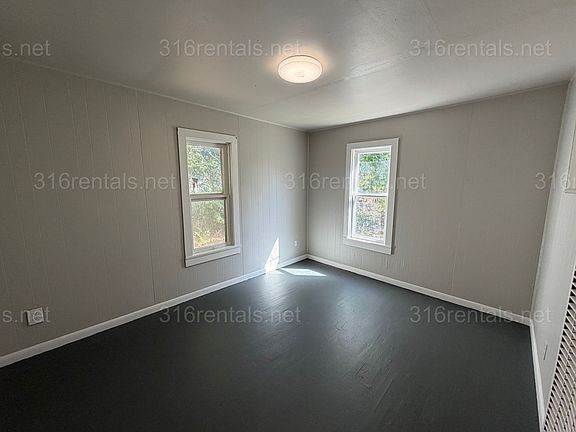4th image of 1015 E 5th St