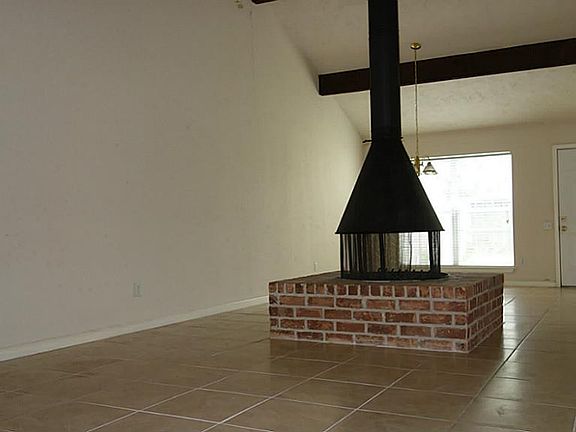 5th image of 9132 Wilcrest Dr #9132