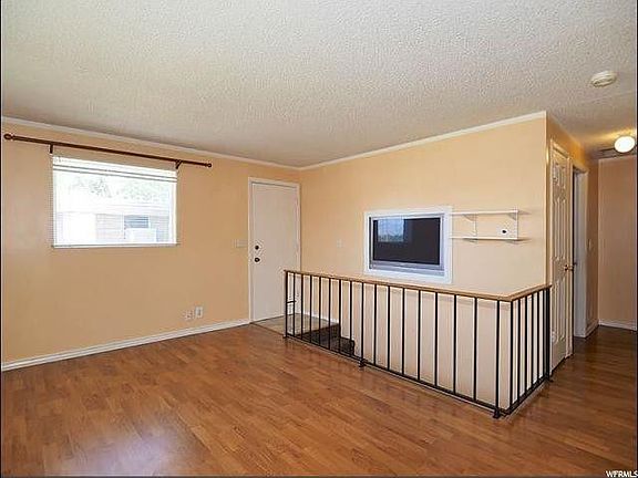 5th image of 3077 W Lehman Ave