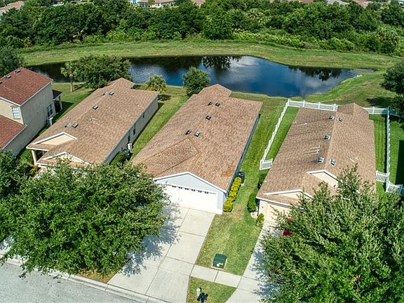 3rd image of 11507 Hammocks Glade Dr