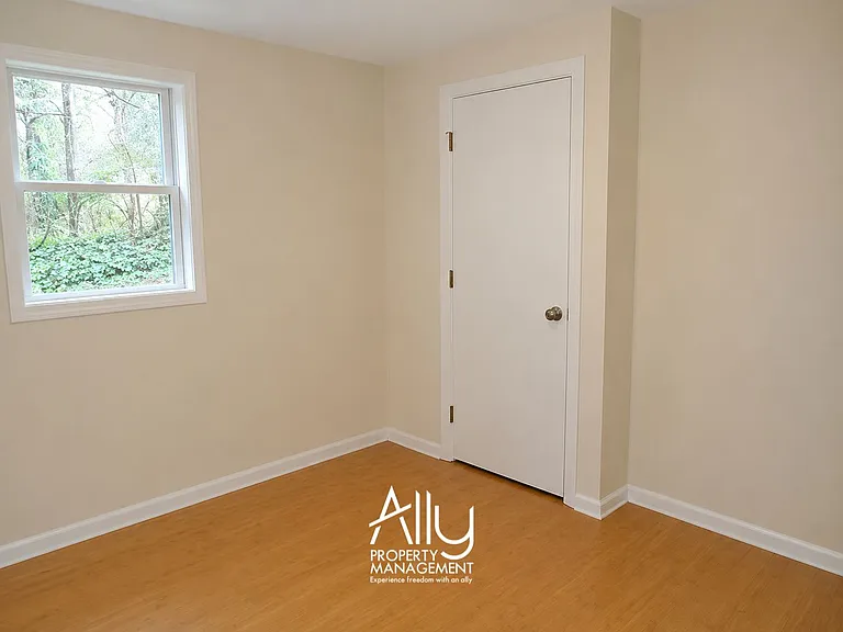 210 Raymond Ave #B — Photo 7