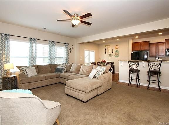 4th image of 10418 Kempsford Dr