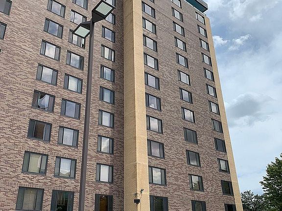 2nd image of 700 E 8th St Unit 9H
