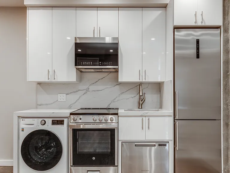 72 Carmine St #2C — Photo 1