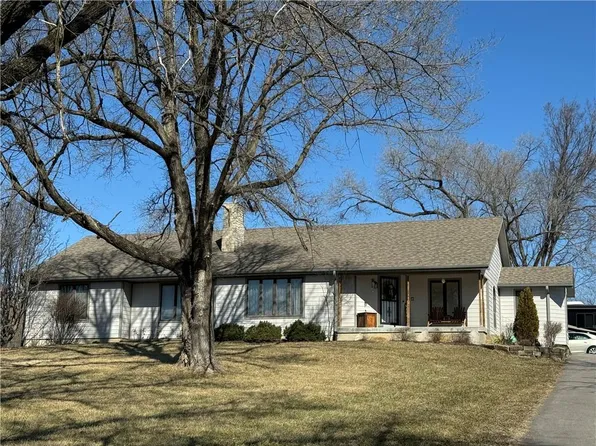8632 Riverview Ave, Kansas City, KS 66112