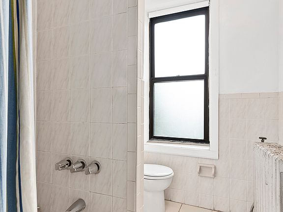 5th image of 384 Park Pl #D