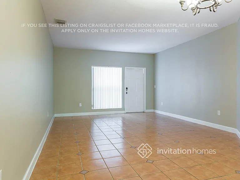 14438 SW 158th Pl — Photo 2