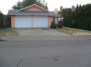 256 S 72nd St, Springfield, OR 97478