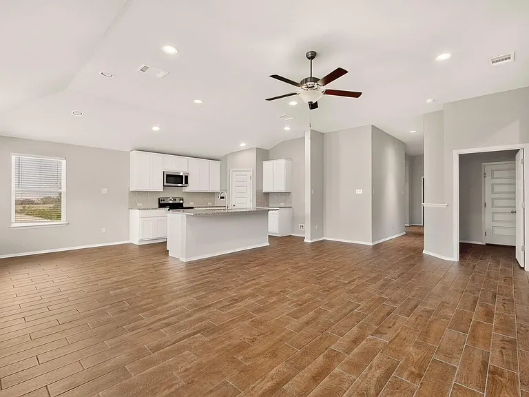 3704 Allegiance Ave — Photo 8