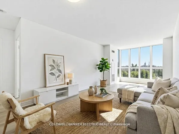 2550 Lawrence Ave E #815, Toronto, ON M1P 4Z3