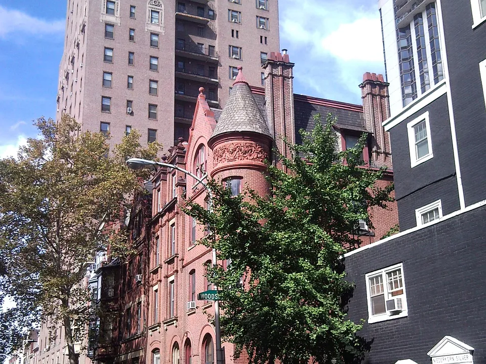 Prominent Locust & Woodstock street location